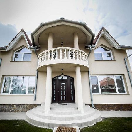 Casa Blanco Hotel Nagyvárad Kültér fotó