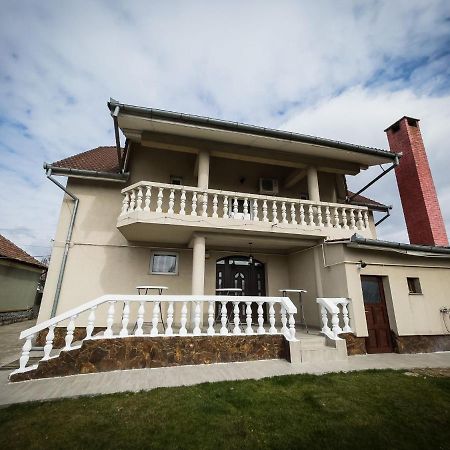 Casa Blanco Hotel Nagyvárad Kültér fotó