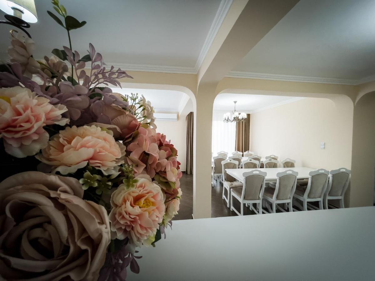Casa Blanco Hotel Nagyvárad Kültér fotó
